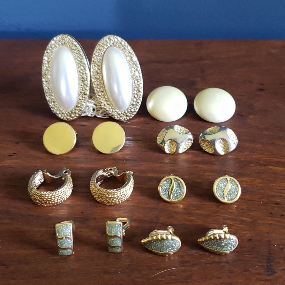 VTG Earring Bundle - Goldtone / Faux Pearl